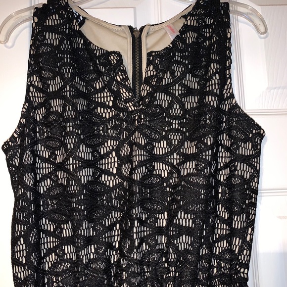 LACE ROMPER - Picture 2 of 5